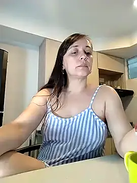 Snapshot of natalie_cowens chatting on February 8, 10:19 pm natalie cowens online show from February 8, 10:19 pm