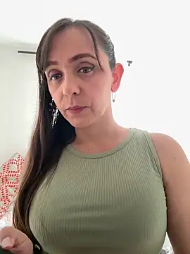 Snapshot of natalie_cowens chatting on June 18, 9:20 pm natalie cowens online show from June 18, 9:20 pm