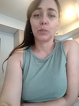 Snapshot of natalie_cowens chatting on February 25, 9:48 pm natalie cowens online show from February 25, 9:48 pm