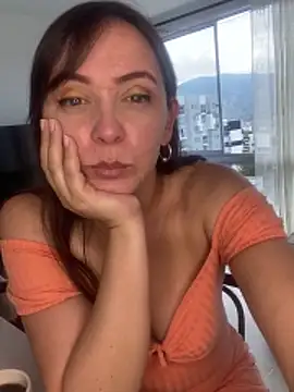 natalie cowens online show from December 13, 8:04 pm