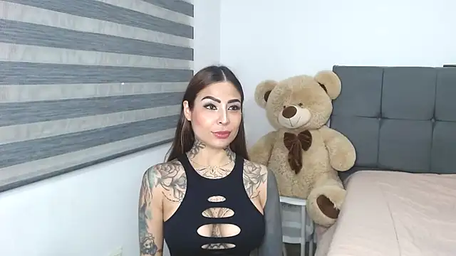 EmiliMontero online show from March 10, 11:31 pm