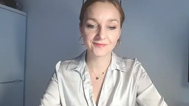 AliciaDesire online show from February 17, 7:05 am