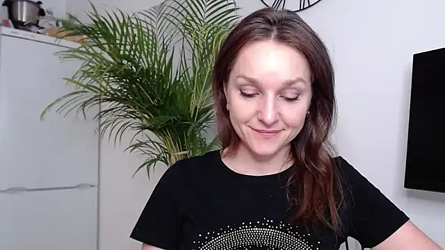 Snapshot of AliciaDesire chatting on February 19, 3:16 pm AliciaDesire online show from February 19, 3:16 pm