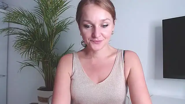 Snapshot of AliciaDesire chatting on November 4, 1:48 pm AliciaDesire online show from November 4, 1:48 pm