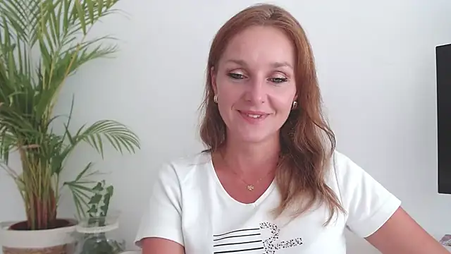 Snapshot of AliciaDesire chatting on September 10, 1:10 pm AliciaDesire online show from September 10, 1:10 pm