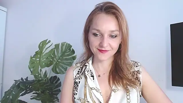 AliciaDesire online show from April 1, 6:15 am