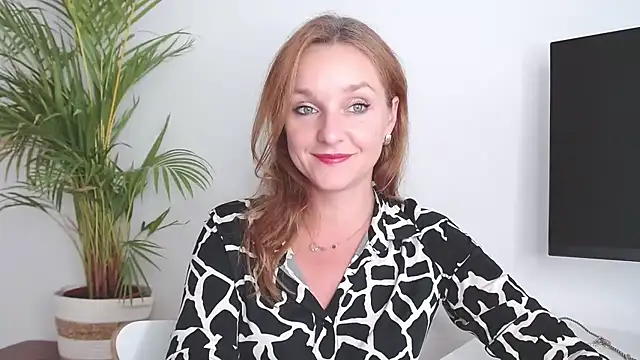 Snapshot of AliciaDesire chatting on October 23, 12:59 pm AliciaDesire online show from October 23, 12:59 pm