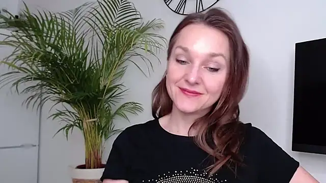 Snapshot of AliciaDesire chatting on February 10, 2:59 pm AliciaDesire online show from February 10, 2:59 pm