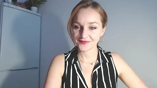 AliciaDesire online show from February 10, 7:07 am