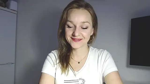 AliciaDesire online show from March 3, 6:42 am