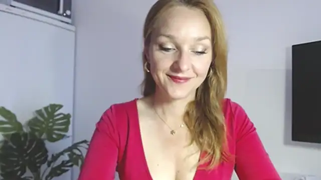 AliciaDesire online show from May 6, 6:06 am