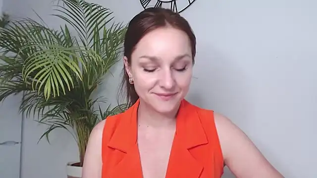 Snapshot of AliciaDesire chatting on March 12, 8:08 am AliciaDesire online show from March 12, 8:08 am