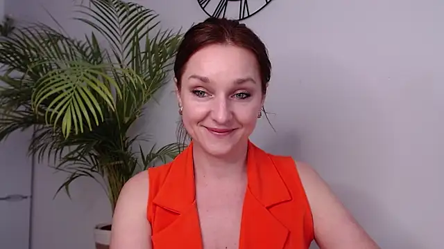 Snapshot of AliciaDesire chatting on March 12, 11:10 am AliciaDesire online show from March 12, 11:10 am