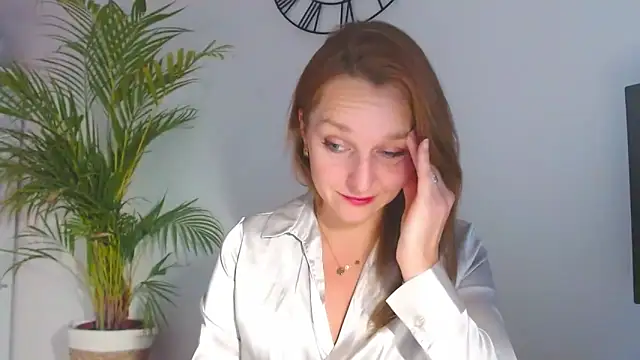 Snapshot of AliciaDesire chatting on November 26, 2:06 pm AliciaDesire online show from November 26, 2:06 pm