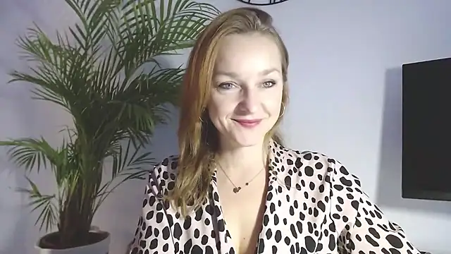 AliciaDesire online show from January 19, 7:12 am