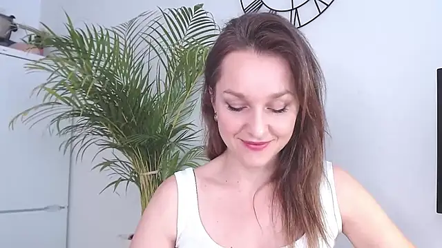 Snapshot of AliciaDesire chatting on February 3, 11:09 am AliciaDesire online show from February 3, 11:09 am