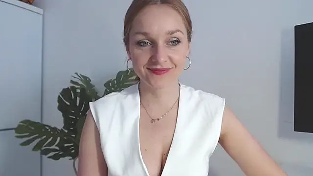 AliciaDesire online show from March 25, 7:19 am