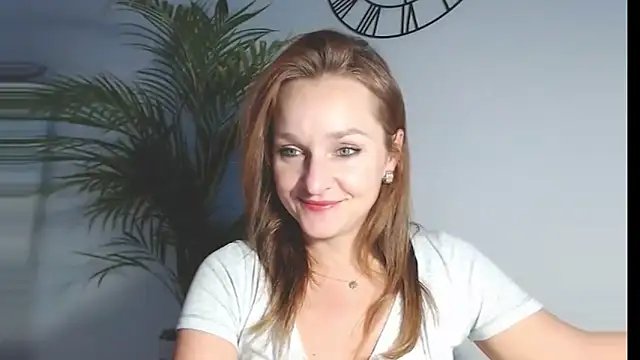 Snapshot of AliciaDesire chatting on November 19, 1:55 pm AliciaDesire online show from November 19, 1:55 pm