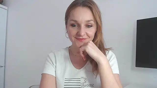 AliciaDesire online show from February 16, 2:05 pm