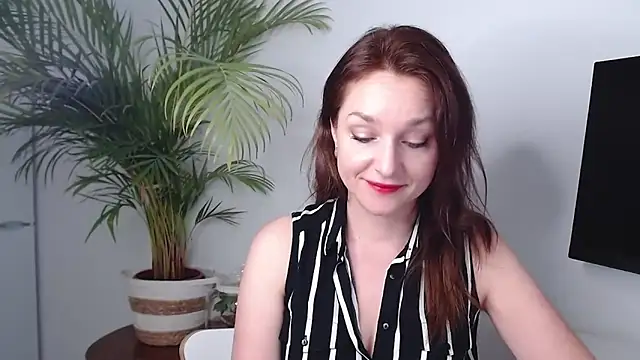 Snapshot of AliciaDesire chatting on March 11, 8:19 am AliciaDesire online show from March 11, 8:19 am