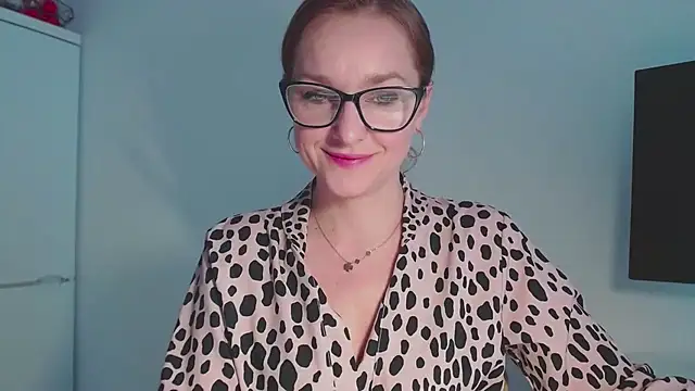 AliciaDesire online show from February 25, 6:46 am