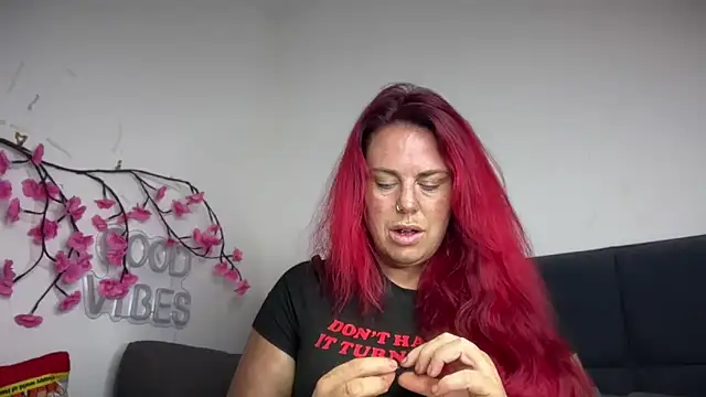 redxxxvixen online show from May 19, 9:22 pm