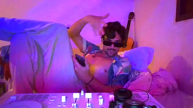 couplemilk online show from February 3, 1:38 am