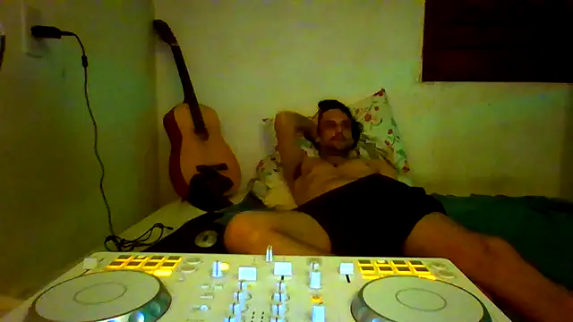 couplemilk online show from June 2, 2:33 am