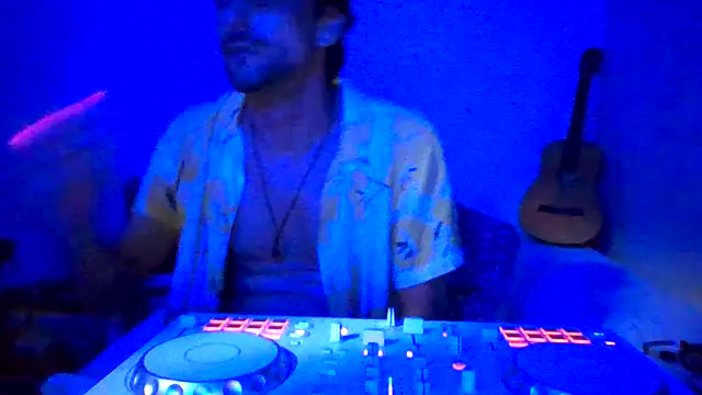 couplemilk online show from February 5, 2:18 am