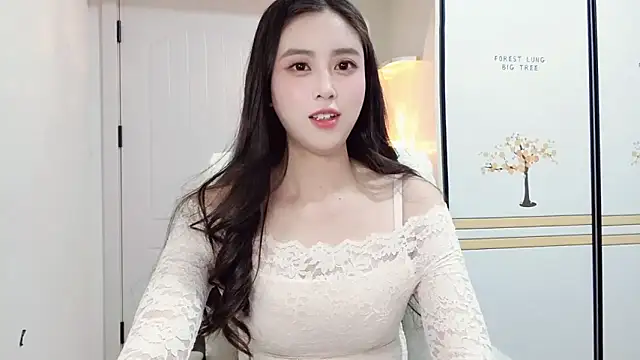 LI-200310 online show from December 11, 7:46 pm