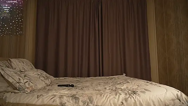 IsabellaTorrance online show from September 28, 4:19 am