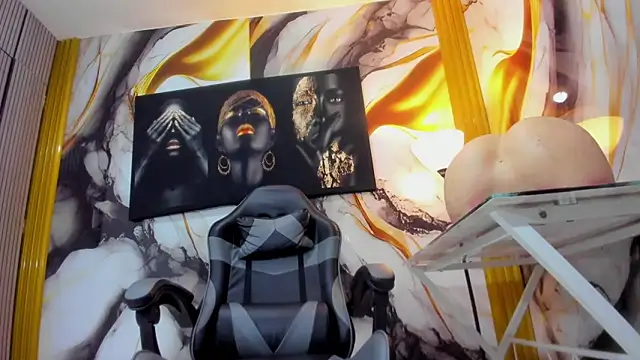 Snapshot of Thomas_shelbys chatting on December 3, 3:51 am Thomas shelbys online show from December 3, 3:51 am