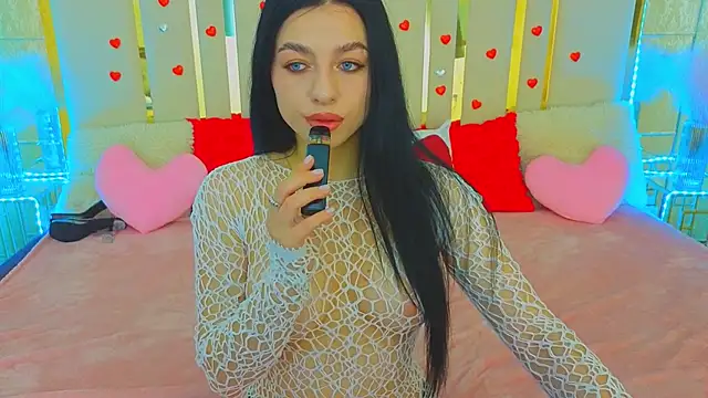 KitnissKiss online show from March 1, 7:19 am