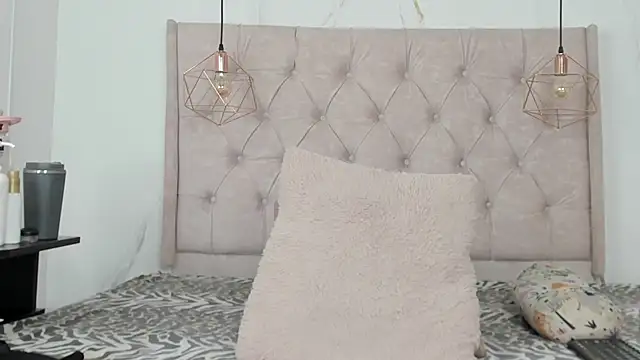 Snapshot of zamira_44 chatting on September 26, 2:02 pm zamira 44 online show from September 26, 2:02 pm