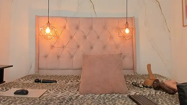 zamira 44 online show from April 17, 1:47 pm