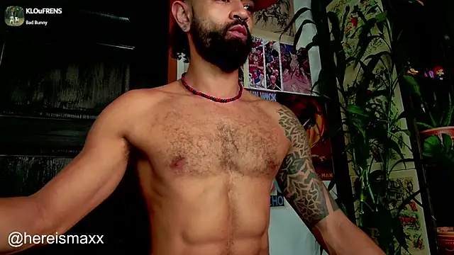 Snapshot of MaxG__ chatting on January 9, 11:58 am MaxG online show from January 9, 11:58 am