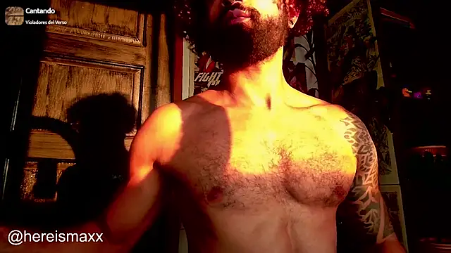 Snapshot of MaxG__ chatting on December 31, 11:31 am MaxG online show from December 31, 11:31 am