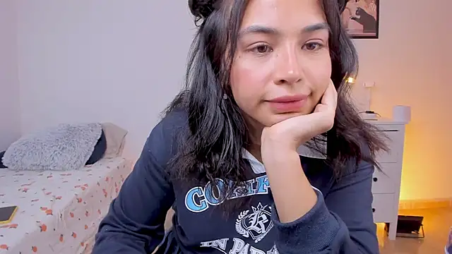 Snapshot of Adriennesexxx chatting on October 1, 5:39 pm Adriennesexxx online show from October 1, 5:39 pm