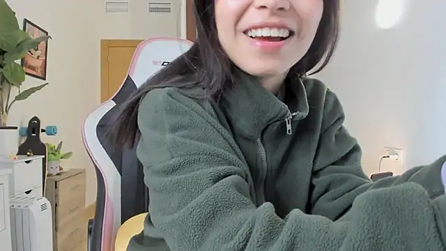 Adriennesexxx online show from February 3, 5:40 pm