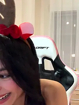 Adriennesexxx online show from December 17, 5:51 pm