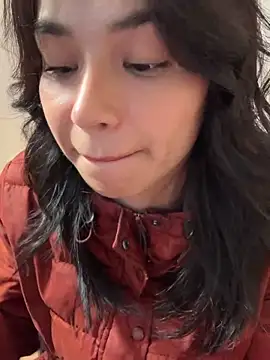 Adriennesexxx online show from December 15, 6:03 pm