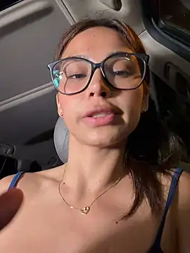 Adriennesexxx online show from June 18, 10:26 pm