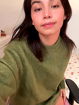 Snapshot of Adriennesexxx chatting on December 4, 6:29 pm Adriennesexxx online show from December 4, 6:29 pm