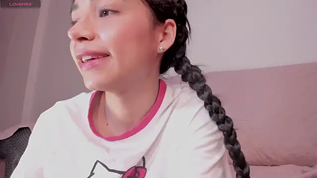 Snapshot of Adriennesexxx chatting on March 14, 7:34 pm Adriennesexxx online show from March 14, 7:34 pm