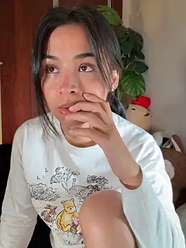 Adriennesexxx online show from April 15, 7:58 pm