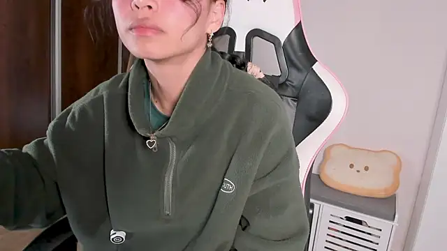 Adriennesexxx online show from February 26, 5:24 pm