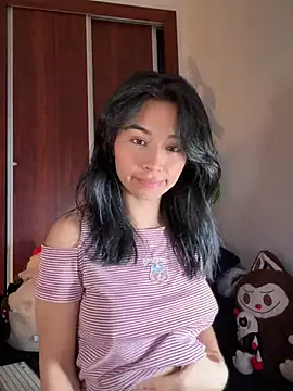 Adriennesexxx online show from April 13, 6:01 pm