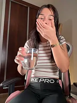 Adriennesexxx online show from March 14, 10:16 pm