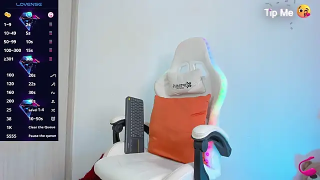 Linda Crawford online show from November 4, 7:17 pm