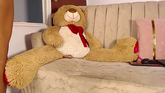 Snapshot of NatazhaQueen chatting on November 25, 8:03 am NatazhaQueen online show from November 25, 8:03 am